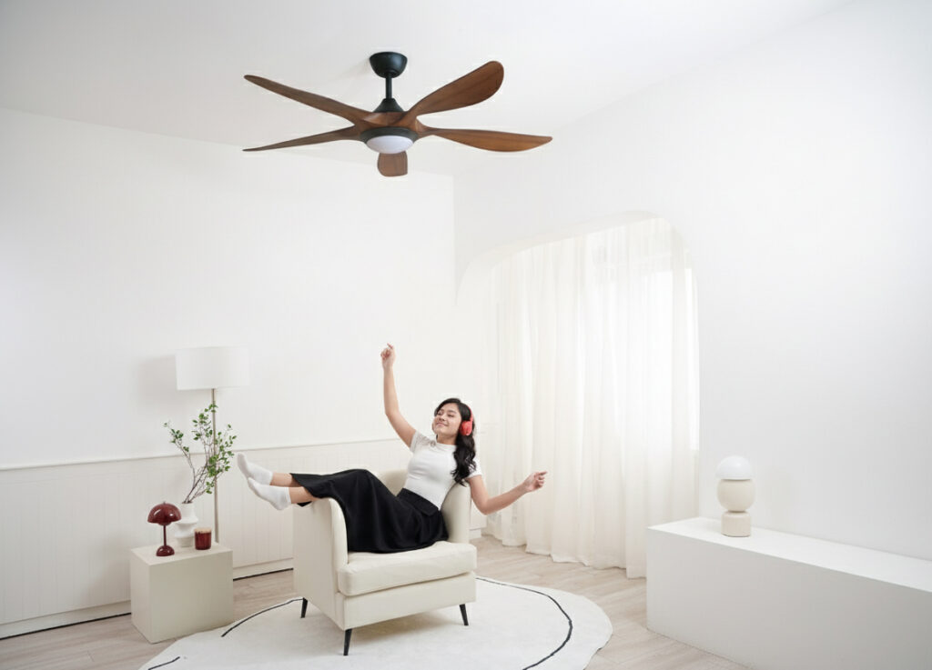 Tận hưởng làn gió mát lành từ quạt trần AERO