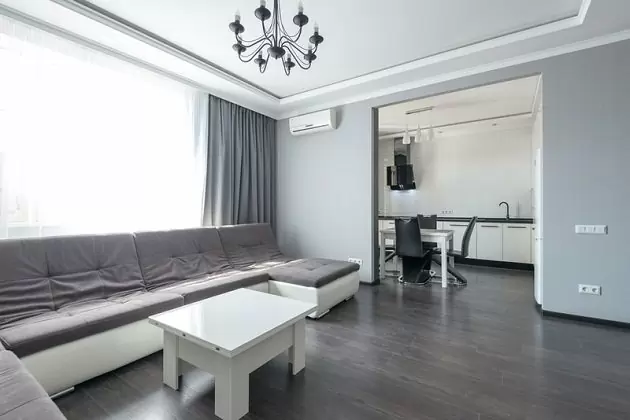 vách ngăn phòng khách và bếp